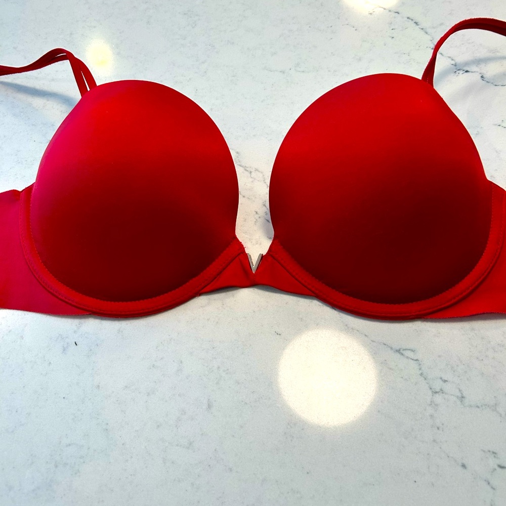Victoria’s Secret red push-up bra size 36C